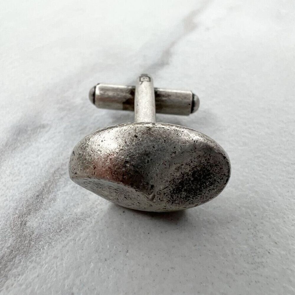 Vintage Silver Tone Wavy Oval Single Cufflink